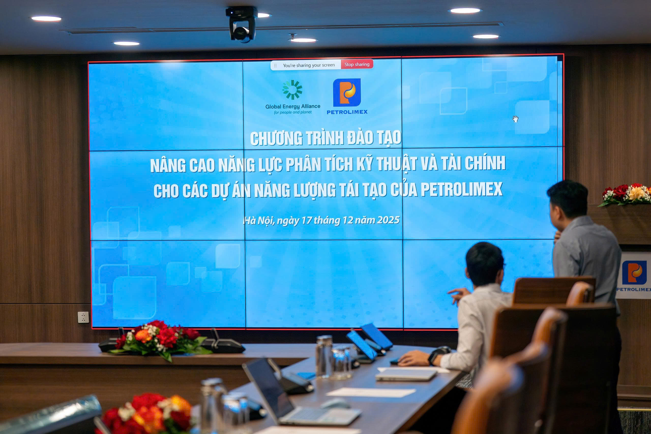 ceu215 inside 17.12.jpg